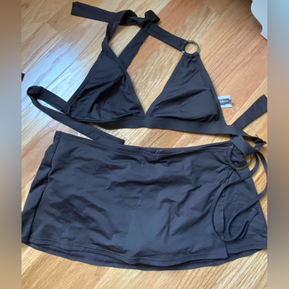 Tommy Bahama Bikini with built in skirt (size small)